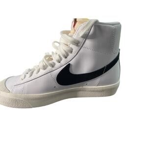 Nike W Blazer Mid 77 size 5.5 Women 4 Men’s NEW!